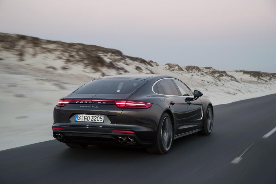  Porsche Panamera Turbo Executive 2016 года  (фото 6 из 13)